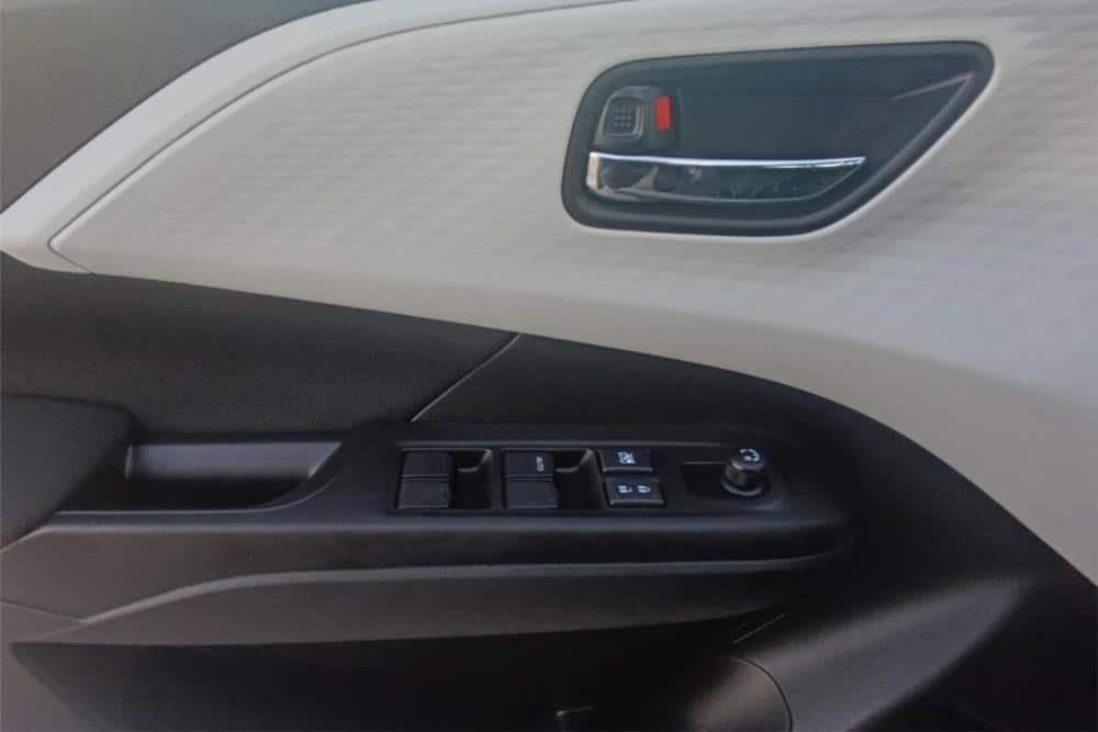 https://cdn.autogreeknews.gr/wp-content/uploads/2026/09/Suzuki-Swift-2025-used-2.jpg