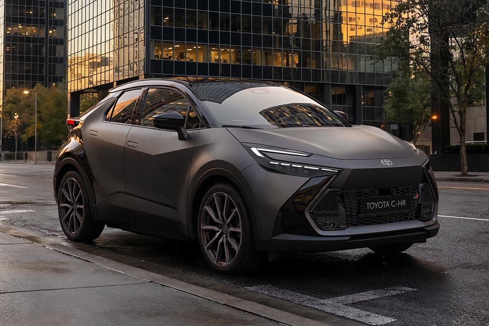 https://cdn.autogreeknews.gr/wp-content/uploads/2026/09/Toyota-C-HR-GR-Sport-2026-1.jpg