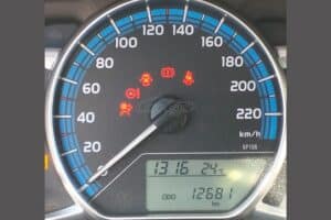 Toyota-Yaris-Hybrid-2017-used-1