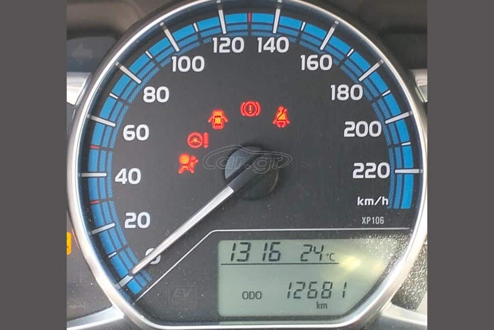 https://cdn.autogreeknews.gr/wp-content/uploads/2026/09/Toyota-Yaris-Hybrid-2017-used-1.jpg