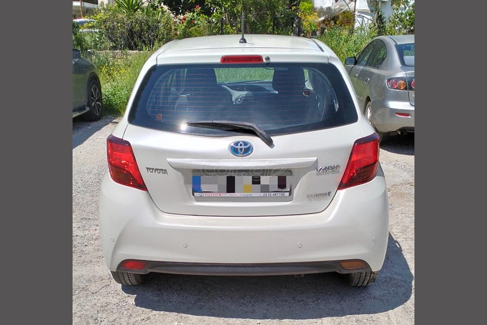 https://cdn.autogreeknews.gr/wp-content/uploads/2026/09/Toyota-Yaris-Hybrid-2017-used-3.jpg