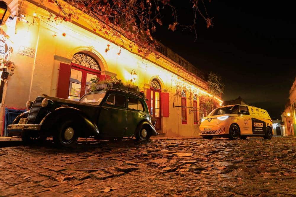 https://cdn.autogreeknews.gr/wp-content/uploads/2026/09/VW-ID.-Buzz-World-Tour-9.jpg
