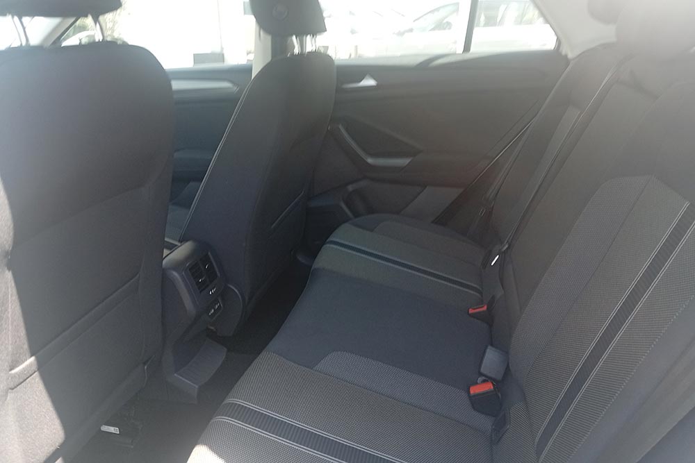 https://cdn.autogreeknews.gr/wp-content/uploads/2026/09/VW-T-Roc-2022-used-8.jpg