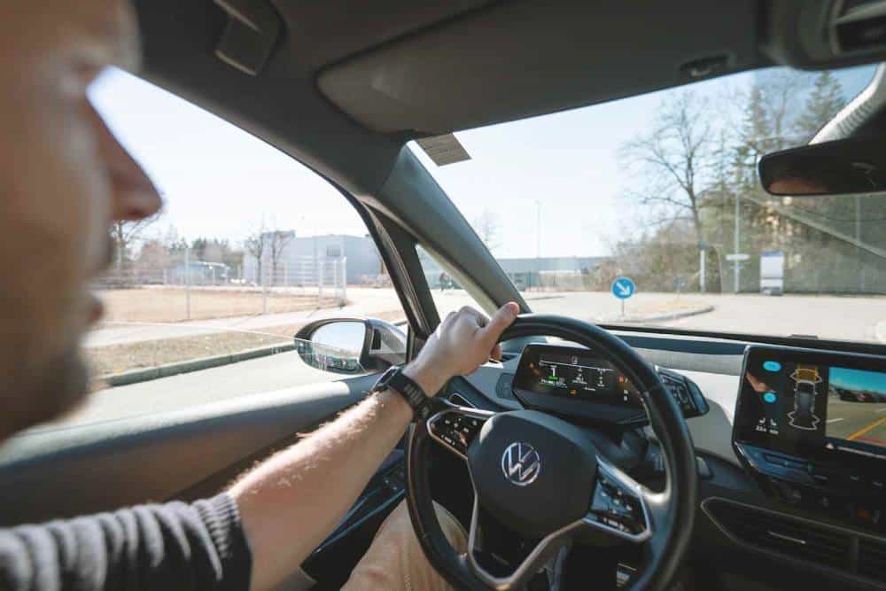 https://cdn.autogreeknews.gr/wp-content/uploads/2026/09/adac-visibility-02.jpg
