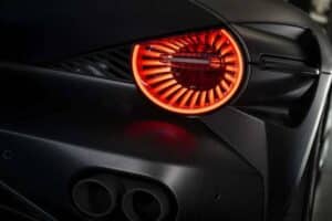 alfa-romeo-33-stradale-perla-nera (2)