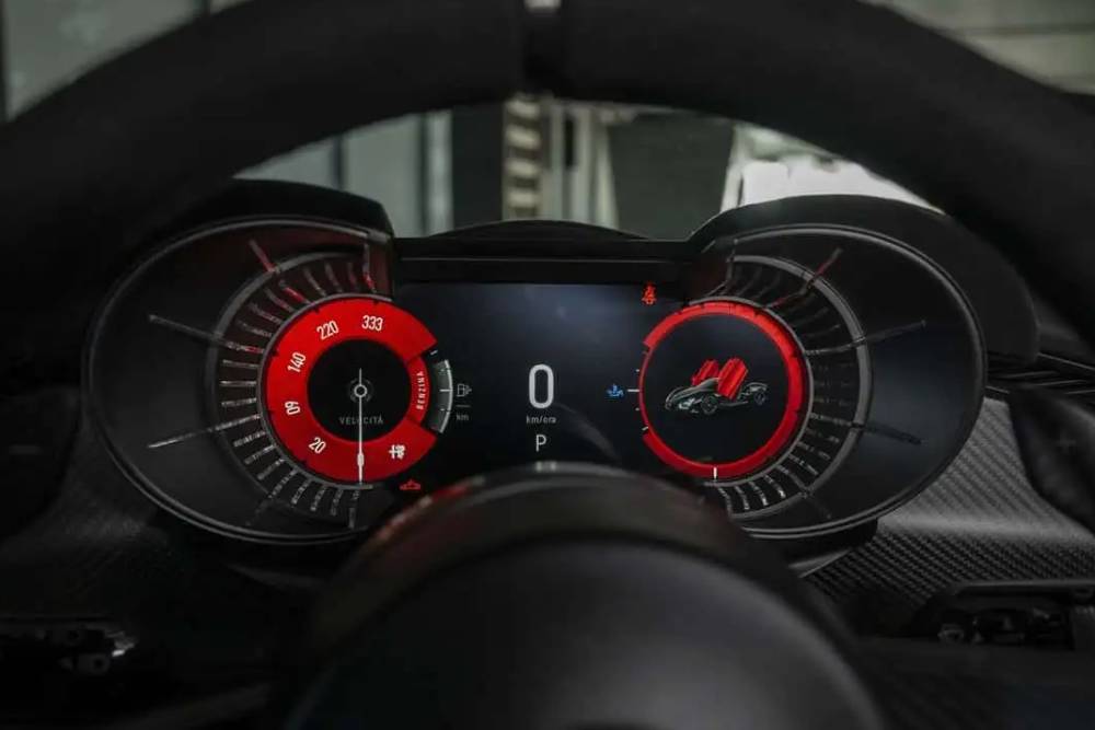 https://cdn.autogreeknews.gr/wp-content/uploads/2026/09/alfa-romeo-33-stradale-perla-nera-5.jpg