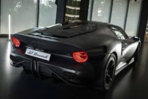 alfa-romeo-33-stradale-perla-nera (9)