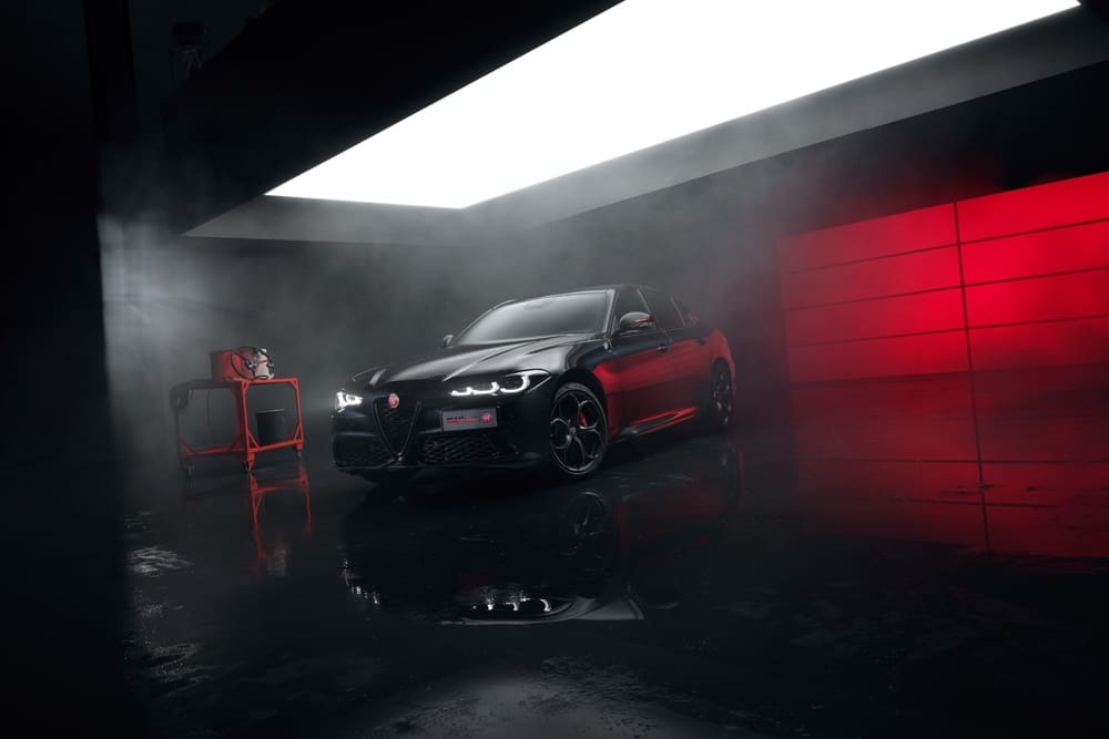 https://cdn.autogreeknews.gr/wp-content/uploads/2026/09/alfa-romeo-giulia-edizione-luna-rossa-1_1000x667.jpg