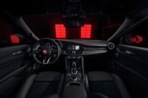 alfa-romeo-giulia-edizione-luna-rossa (3)_1000x667