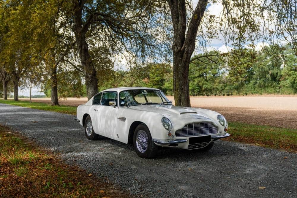 https://cdn.autogreeknews.gr/wp-content/uploads/2026/09/cc-1967astonmartindb6-0004.jpg