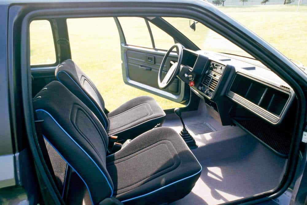 https://cdn.autogreeknews.gr/wp-content/uploads/2026/09/citroen_ax_hit_fm_3.jpg
