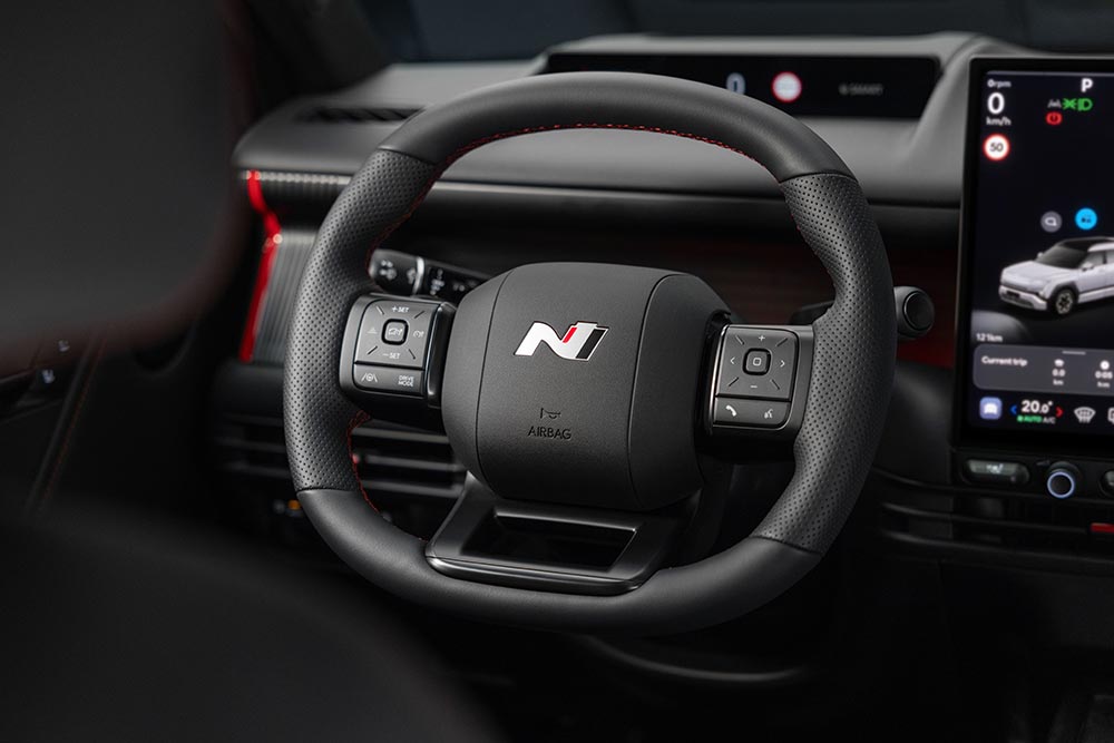 https://cdn.autogreeknews.gr/wp-content/uploads/2026/09/hyundai-tucson-n-line-1026-interior-detail-01.jpg