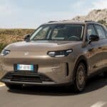 leapmotor-b03x-acorn-brown-dynamic-outdoor-road