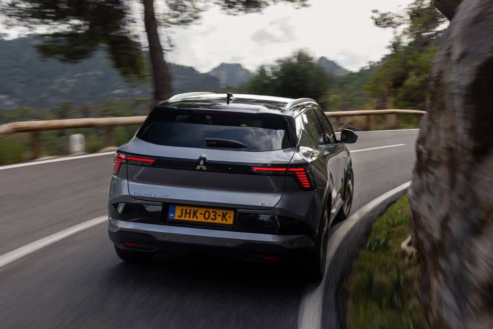 https://cdn.autogreeknews.gr/wp-content/uploads/2026/09/mitsubishi_eclipse_cross_ev7.jpg