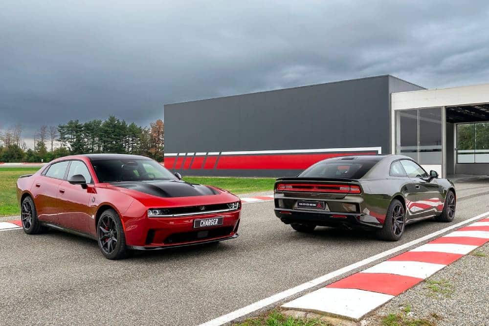 https://cdn.autogreeknews.gr/wp-content/uploads/2026/09/new-dodge-charger-3.jpg