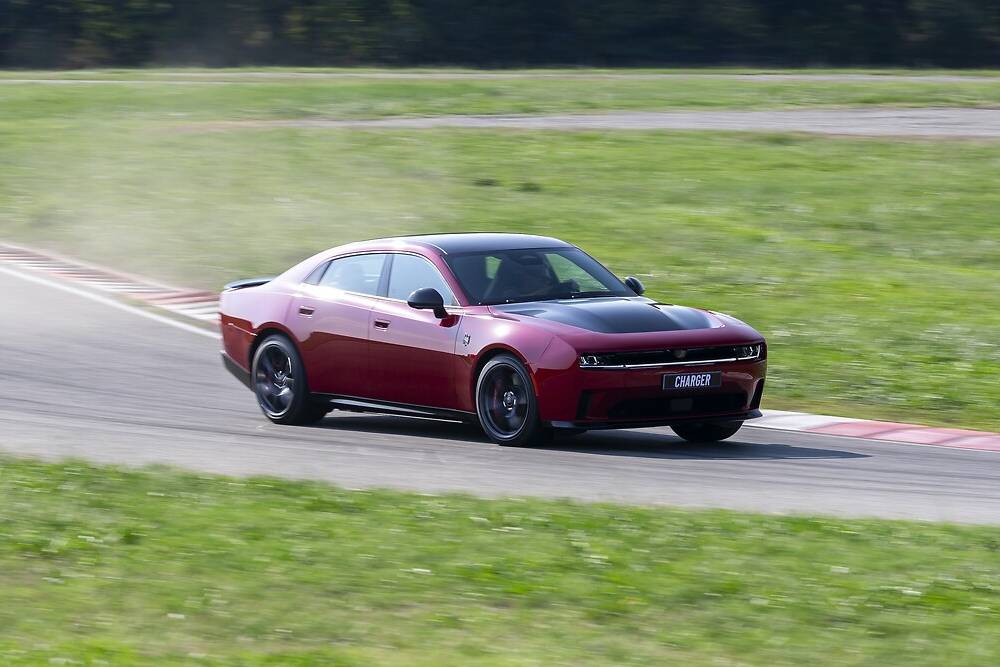 https://cdn.autogreeknews.gr/wp-content/uploads/2026/09/new-dodge-charger-8.jpg