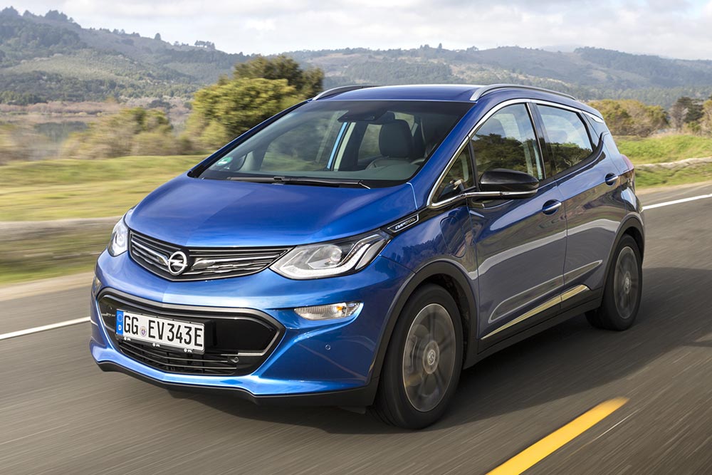https://cdn.autogreeknews.gr/wp-content/uploads/2026/09/opel-ampera-e-2017.jpg