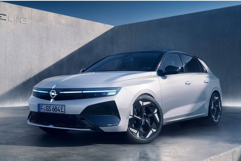 https://cdn.autogreeknews.gr/wp-content/uploads/2026/09/opel-astra-gse-line-1-1.jpg