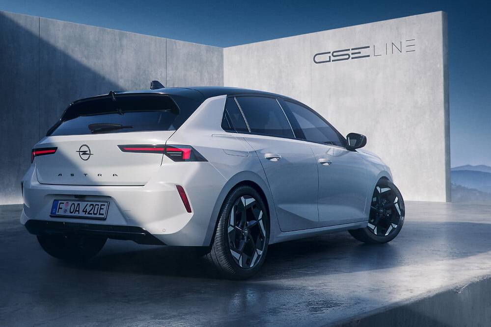 https://cdn.autogreeknews.gr/wp-content/uploads/2026/09/opel-astra-gse-line-4.jpg