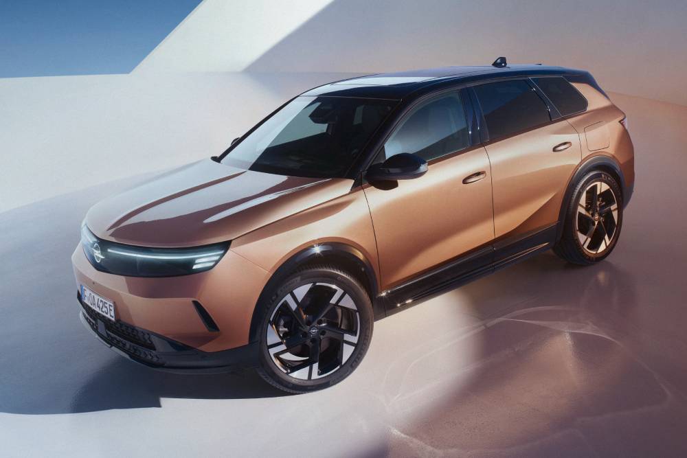 https://cdn.autogreeknews.gr/wp-content/uploads/2026/09/opel-grandland-1.jpg