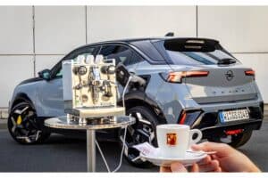 Το Opel Mokka GSE θέλει τον καφέ του γρήγορο και καυτό