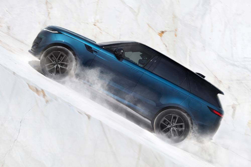 https://cdn.autogreeknews.gr/wp-content/uploads/2026/09/range-rover-sport-electric-11.jpg