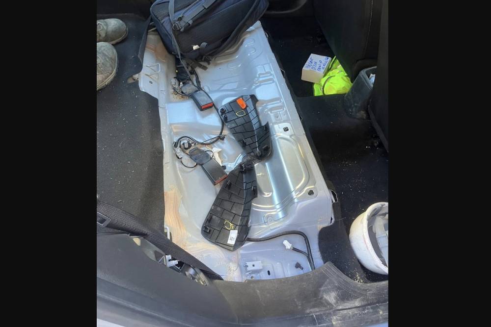 https://cdn.autogreeknews.gr/wp-content/uploads/2026/09/stolen-rear-seats.jpg