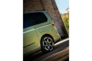 volkswagen-commercial-vehicles-and-abt-give-the-mu (2)