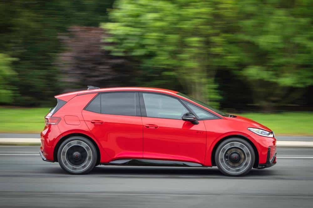 https://cdn.autogreeknews.gr/wp-content/uploads/2026/09/vw-id.3-gti-official-12-1.jpg