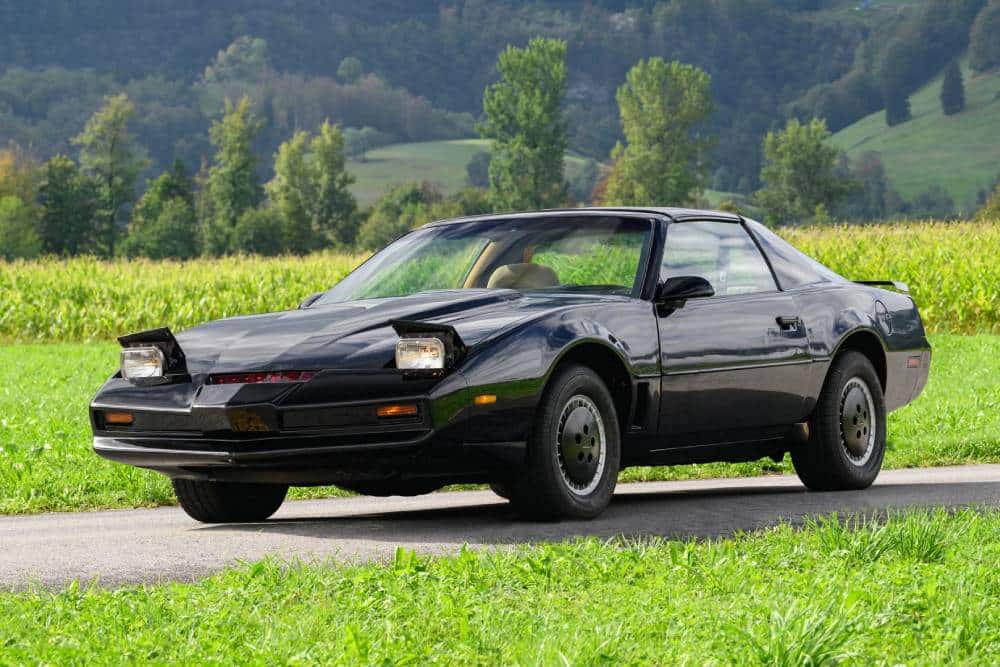 https://cdn.autogreeknews.gr/wp-content/uploads/2026/10/1982-pontiac-firebird-trans-am-knight-rider-1.jpg