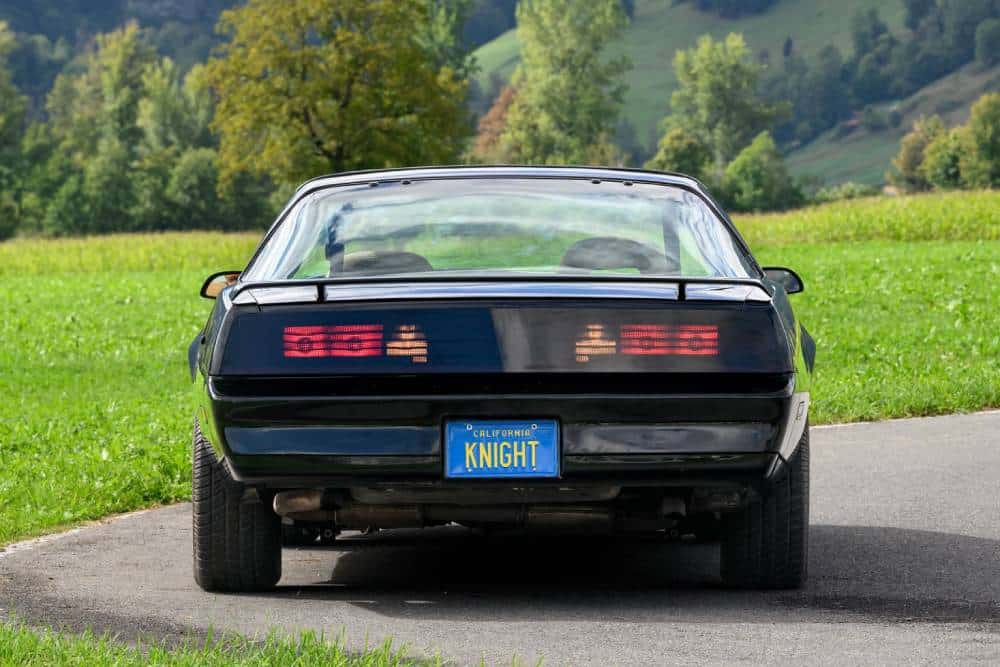 https://cdn.autogreeknews.gr/wp-content/uploads/2026/10/1982-pontiac-firebird-trans-am-knight-rider-10.jpg