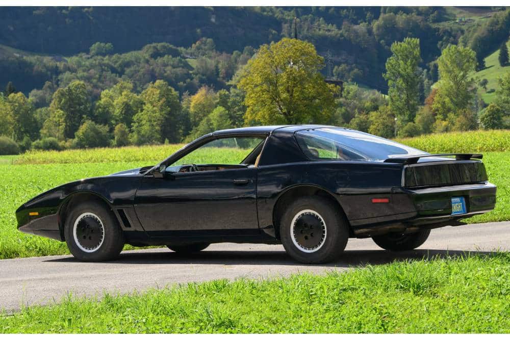 https://cdn.autogreeknews.gr/wp-content/uploads/2026/10/1982-pontiac-firebird-trans-am-knight-rider-12.jpg