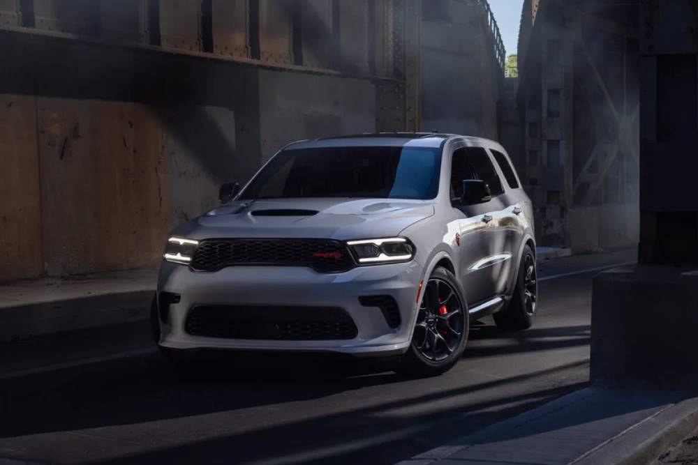 https://cdn.autogreeknews.gr/wp-content/uploads/2026/10/2027-Dodge-Durango-105-3-2048x1366-1.jpg