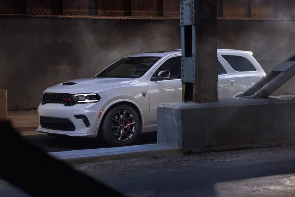 https://cdn.autogreeknews.gr/wp-content/uploads/2026/10/2027-Dodge-Durango-105-6-2048x1366-1.jpg