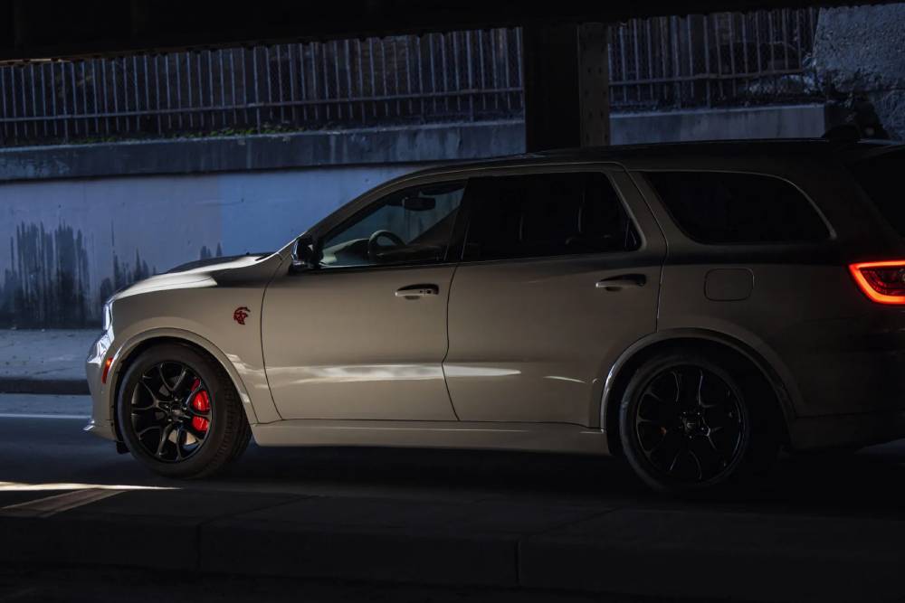 https://cdn.autogreeknews.gr/wp-content/uploads/2026/10/2027-Dodge-Durango-105-8-2048x1366-1.jpg