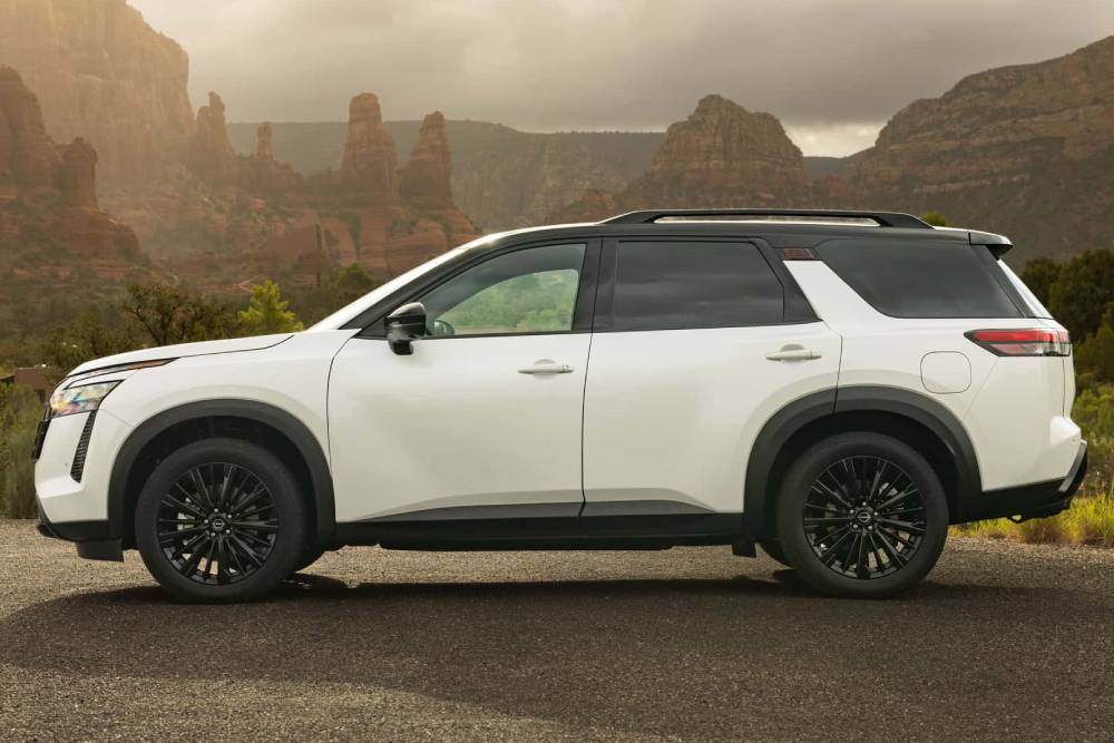 https://cdn.autogreeknews.gr/wp-content/uploads/2026/10/2027-nissan-pathfinder-special-edition-8.jpg