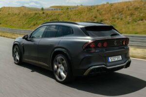 2028-mercedes-amg-gt-suv (2)