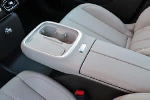 Aion UT interior (4)