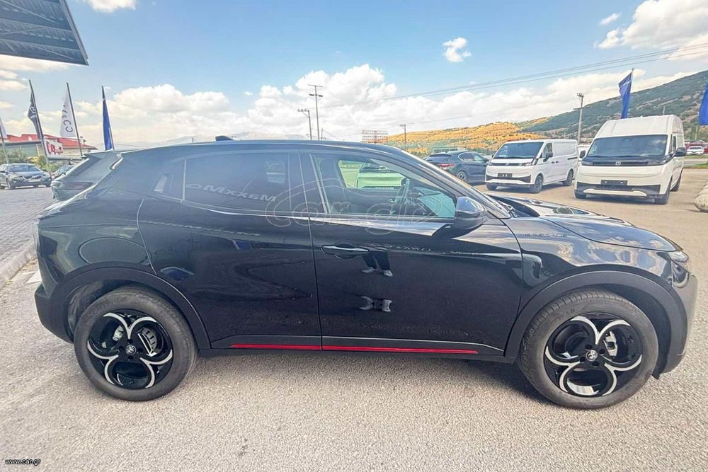 https://cdn.autogreeknews.gr/wp-content/uploads/2026/10/Alfa-Romeo-Junior-used-5.jpg