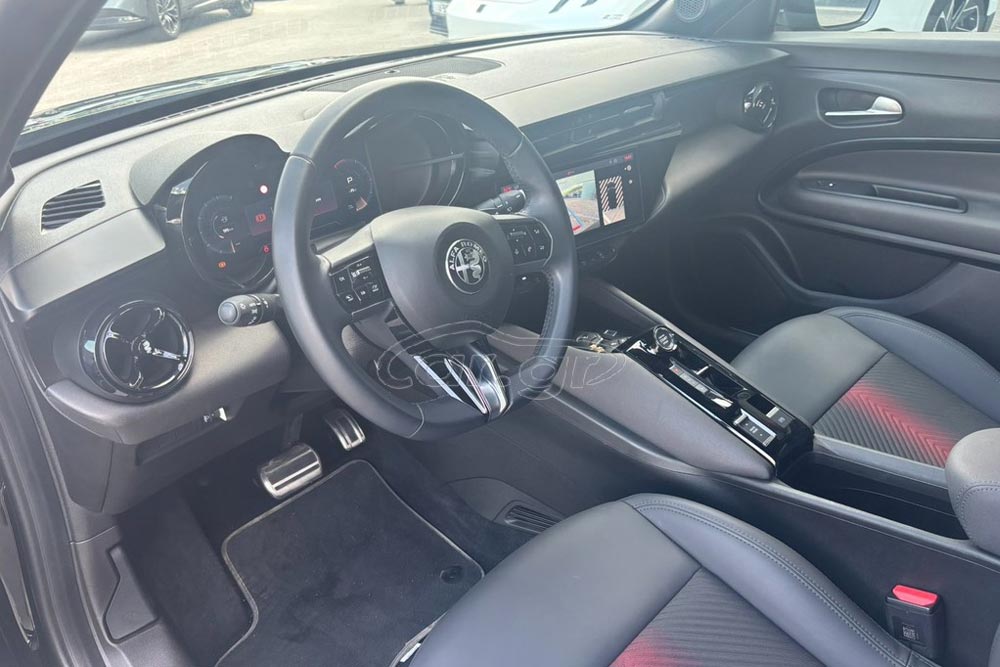 https://cdn.autogreeknews.gr/wp-content/uploads/2026/10/Alfa-Romeo-Junior-used-6.jpg