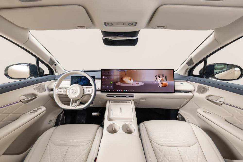 https://cdn.autogreeknews.gr/wp-content/uploads/2026/10/BYD-Tang-05.jpg