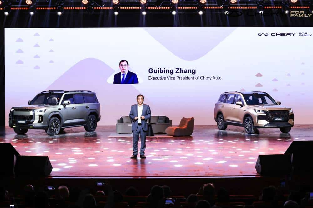 https://cdn.autogreeknews.gr/wp-content/uploads/2026/10/Chery-Brand-Night-Tiggo-7-and-Chery-Tiggo-X7-1.jpg