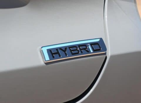 Ποιο νέο πληθωρικό υβριδικό SUV παίρνεις με 25.990 ευρώ