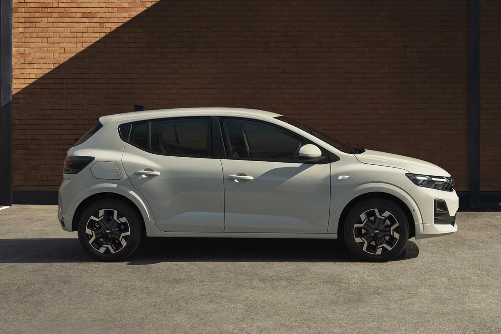 https://cdn.autogreeknews.gr/wp-content/uploads/2026/10/Dacia-Sandero-2026-2.jpg
