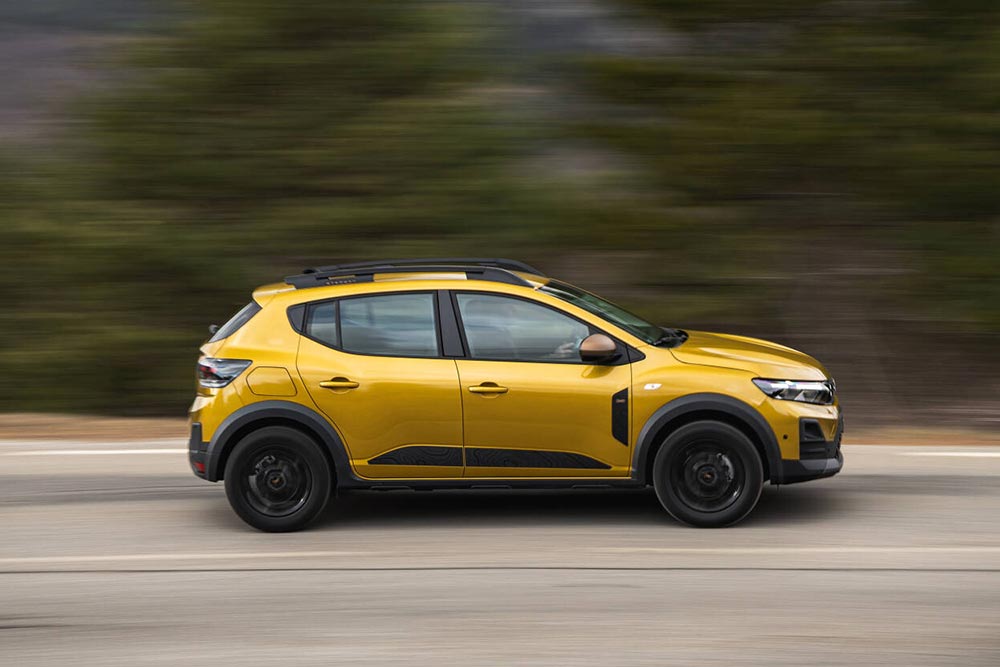 https://cdn.autogreeknews.gr/wp-content/uploads/2026/10/Dacia-Sandero-Stepway-III-Eco-G120-Extreme-version-11.jpg