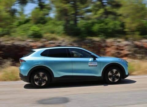 Ανώτερο Ultra Hybrid SUV δεν είναι άπιαστο όνειρο