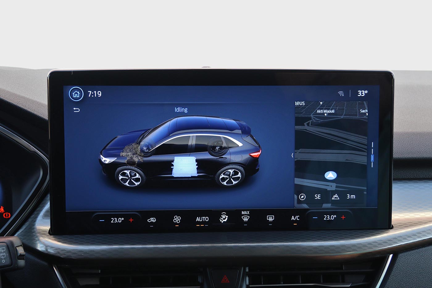 https://cdn.autogreeknews.gr/wp-content/uploads/2026/10/Ford-Kuga-Hybrid-SYNC.jpg