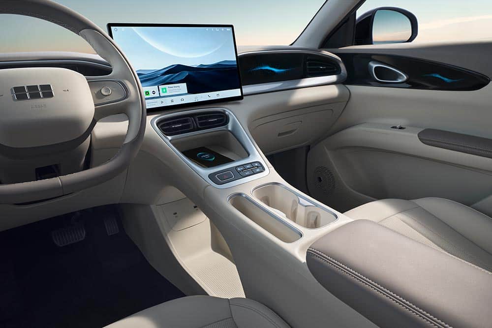 https://cdn.autogreeknews.gr/wp-content/uploads/2026/10/Geely-E2-4.jpg