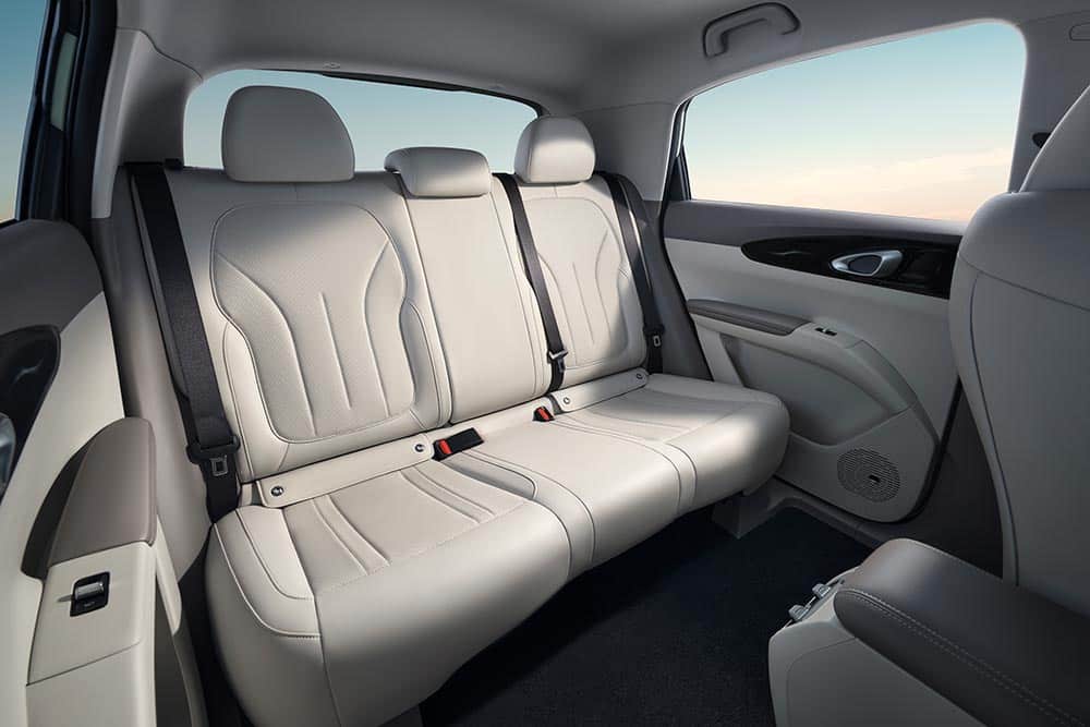 https://cdn.autogreeknews.gr/wp-content/uploads/2026/10/Geely-E2-5.jpg
