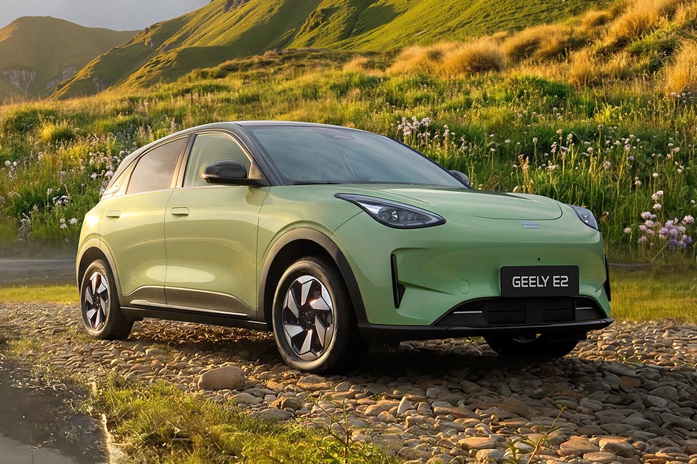 https://cdn.autogreeknews.gr/wp-content/uploads/2026/10/Geely-E2-9.jpg